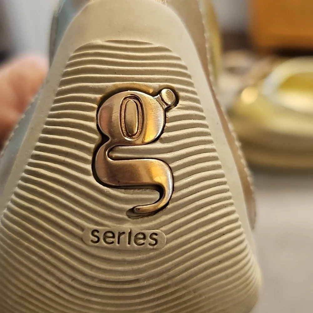 Gold Ballet Flats with Bow. G Series By‎ NIKE:LAB. Size 7.5.B. Gold and Mesh